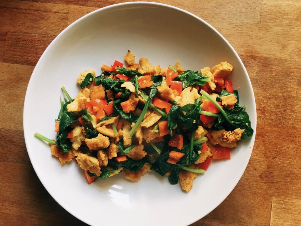 Chickpea scramble meal with spinach